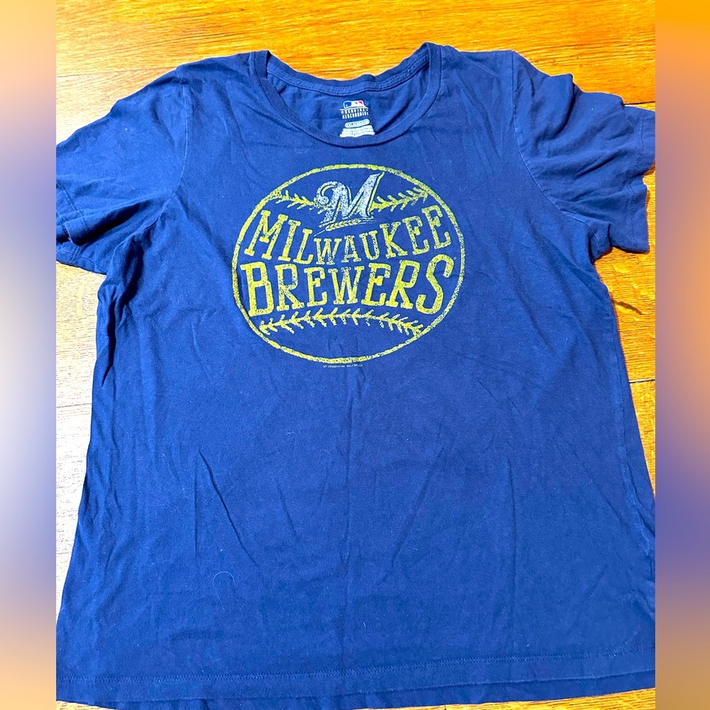 Milwaukee Brewers women’s tshirt sz xxl